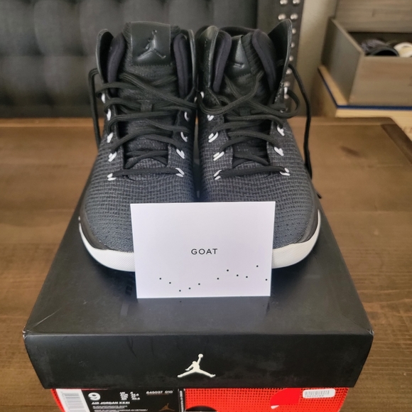 Air Jordan 31 \'Black Cat\' M Size 9 Red & Black with white soles. main image 6